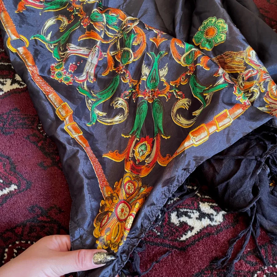 روسری سیلک سه گوش