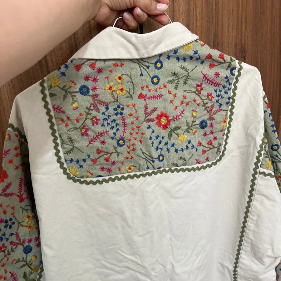 کت گلدوزی