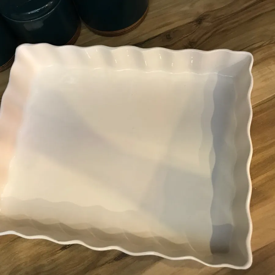 ظرف سرامیکی موج دار