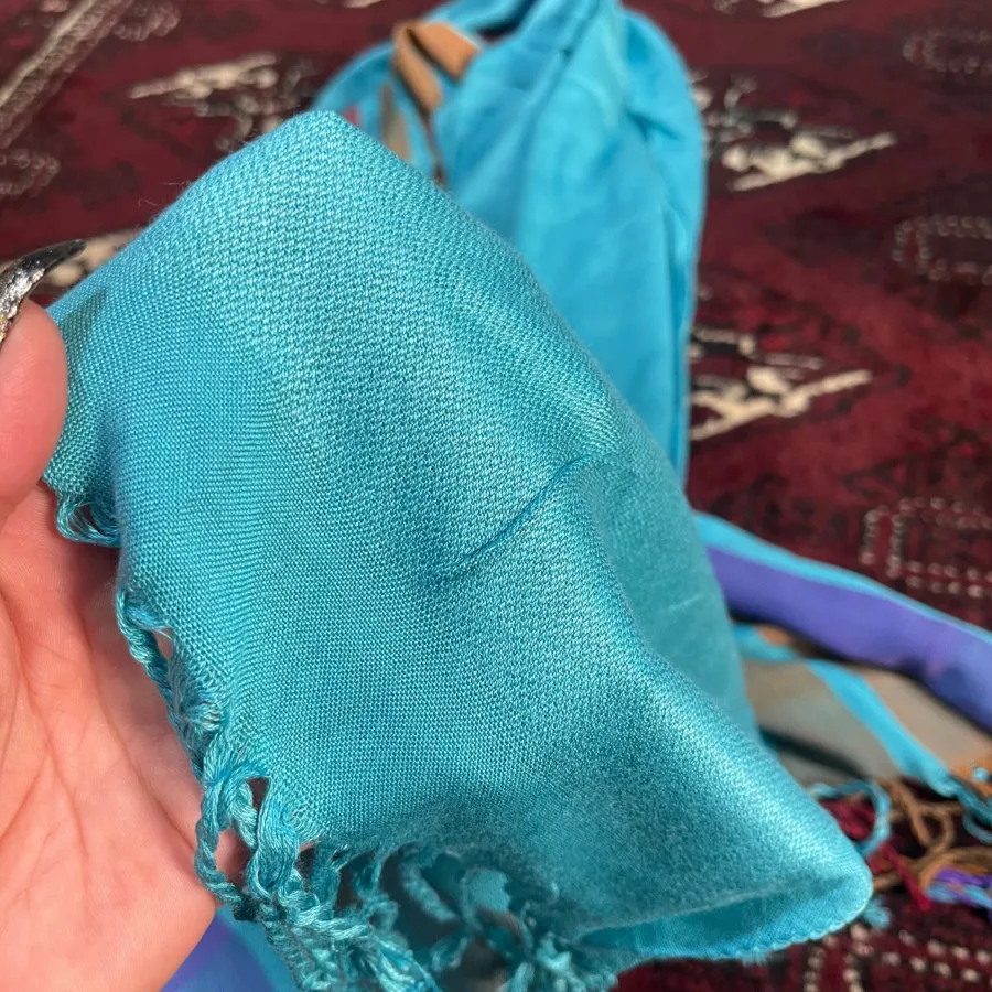 شال نخی طرح دار