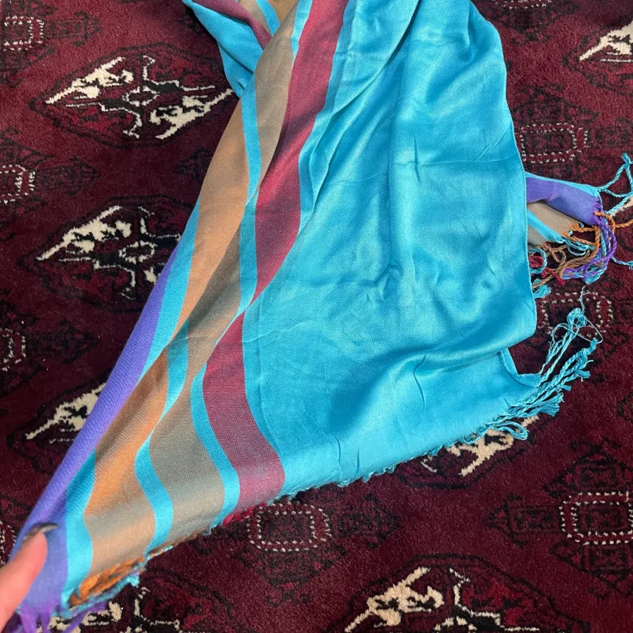 شال نخی طرحدار