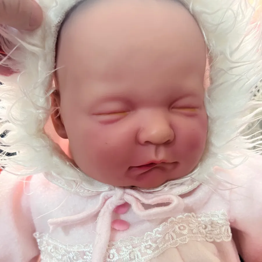 عروسک سیلیکونی
