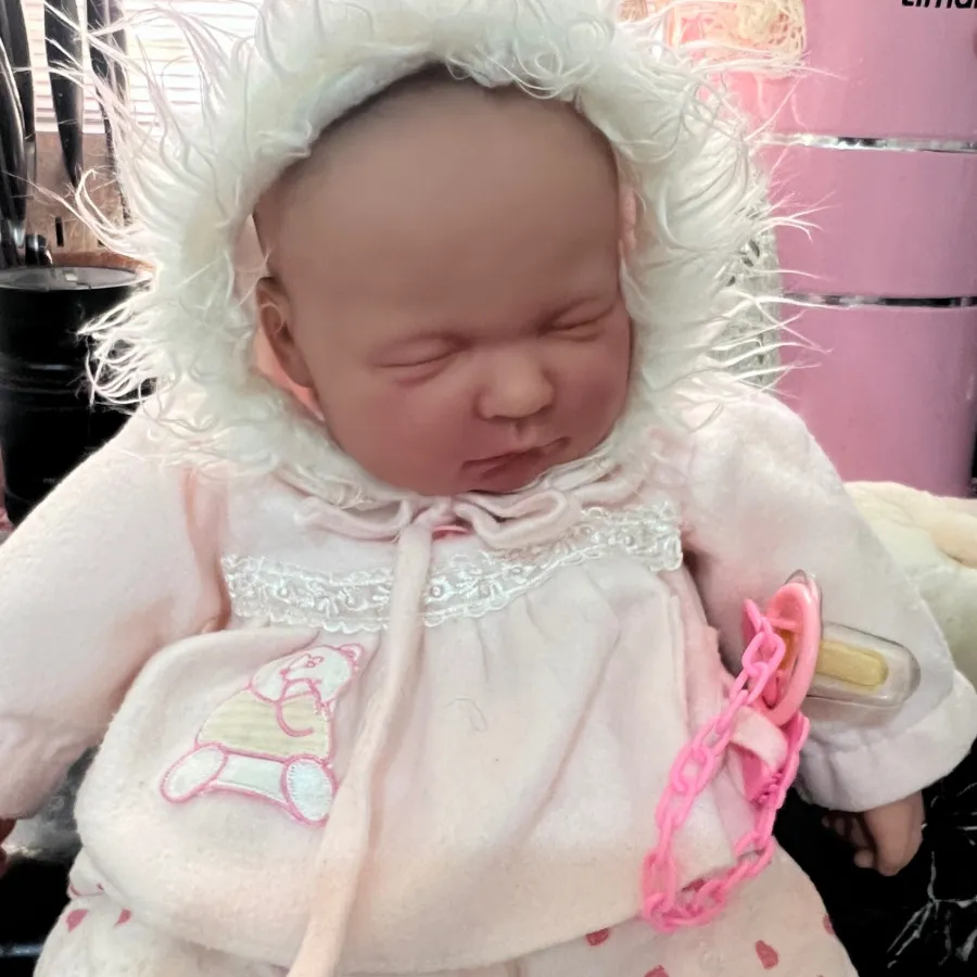 عروسک سیلیکونی