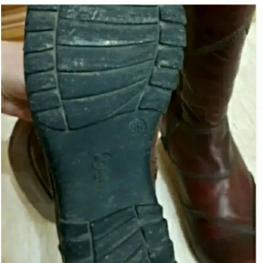 چکمه تمام چرمه سایز 37