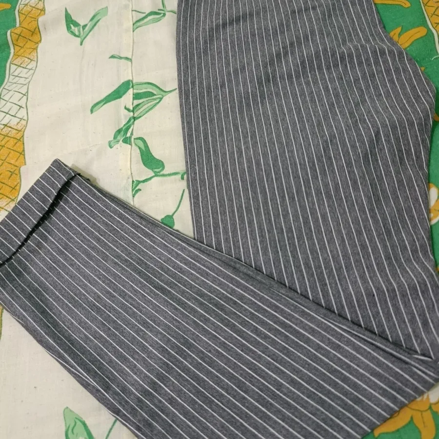 شلوار خاکستری