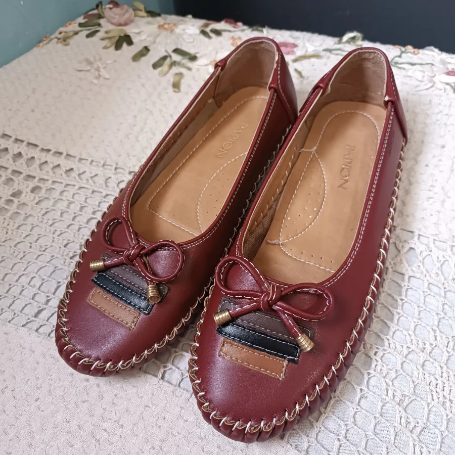 کفش طبی عروسکی قرمز چری