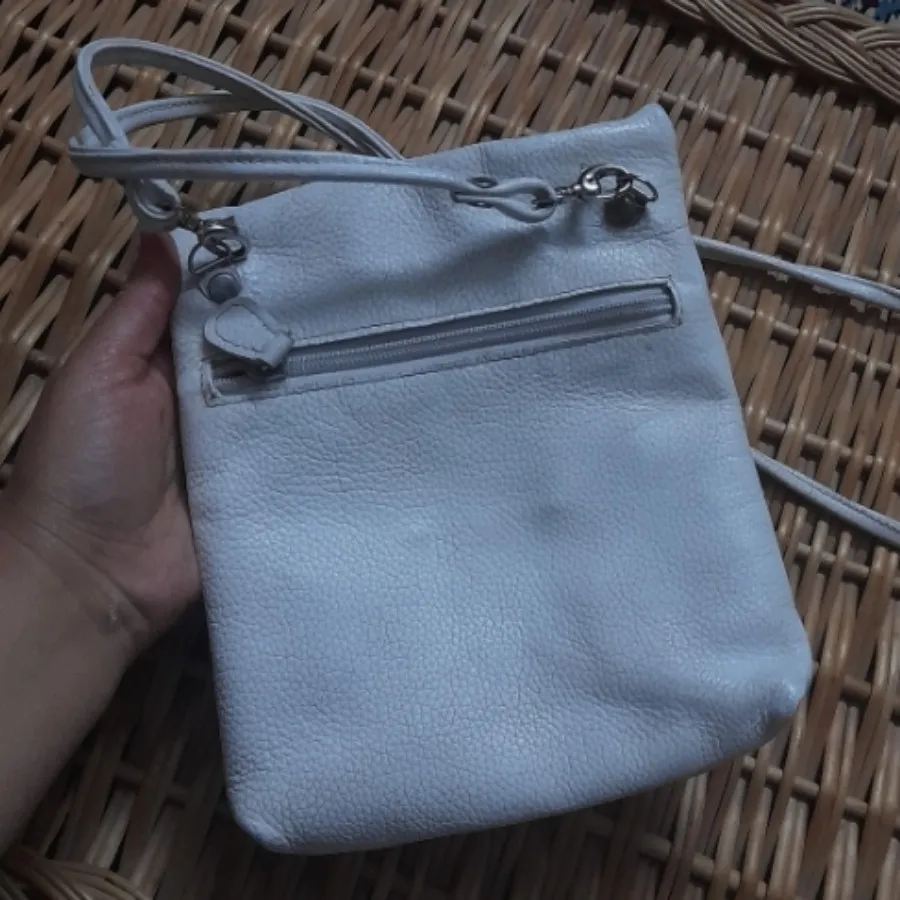 کیف چرم سفید