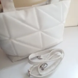 کیف پفکی  سفید
