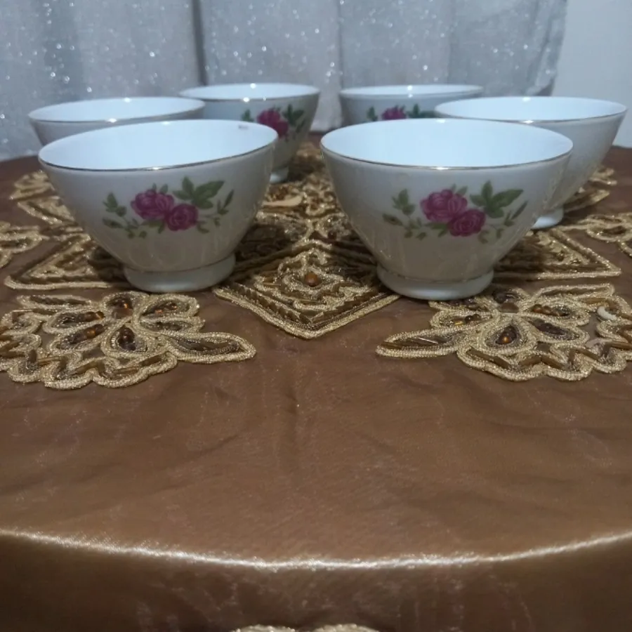 پیاله گل سرخ قدیمی