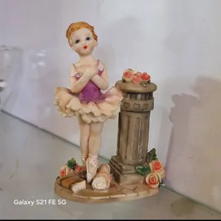 مجسمه کوچک قدیمی بالرین