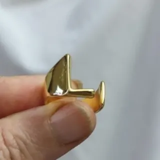 انگشتر حرف  L