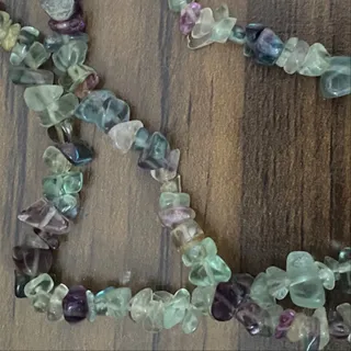 گردنبند سنگ شفاف