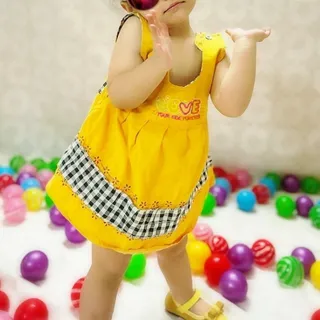 پیراهن بچگانه