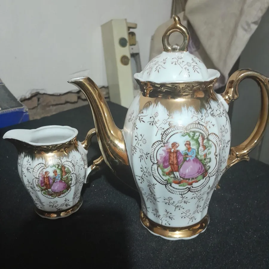 قهوه خوری و شکر پاش دنسی