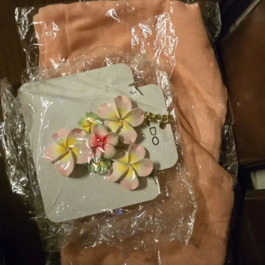 شال و گردنبند