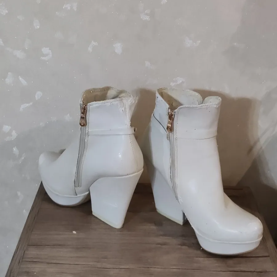 نیم بوت خارجی