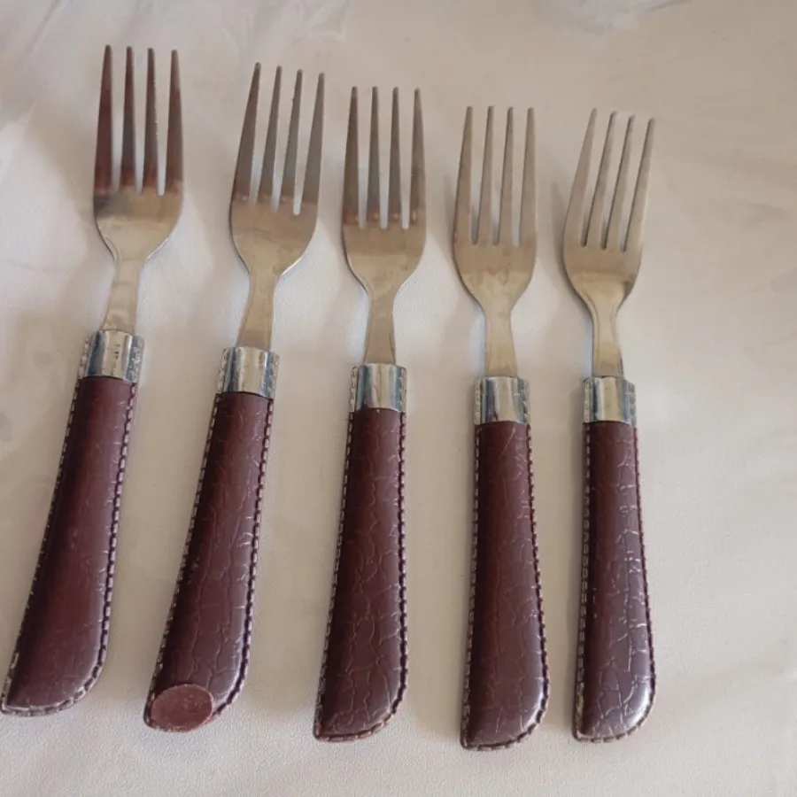 چنگال دسته چرمی شکلاتی
