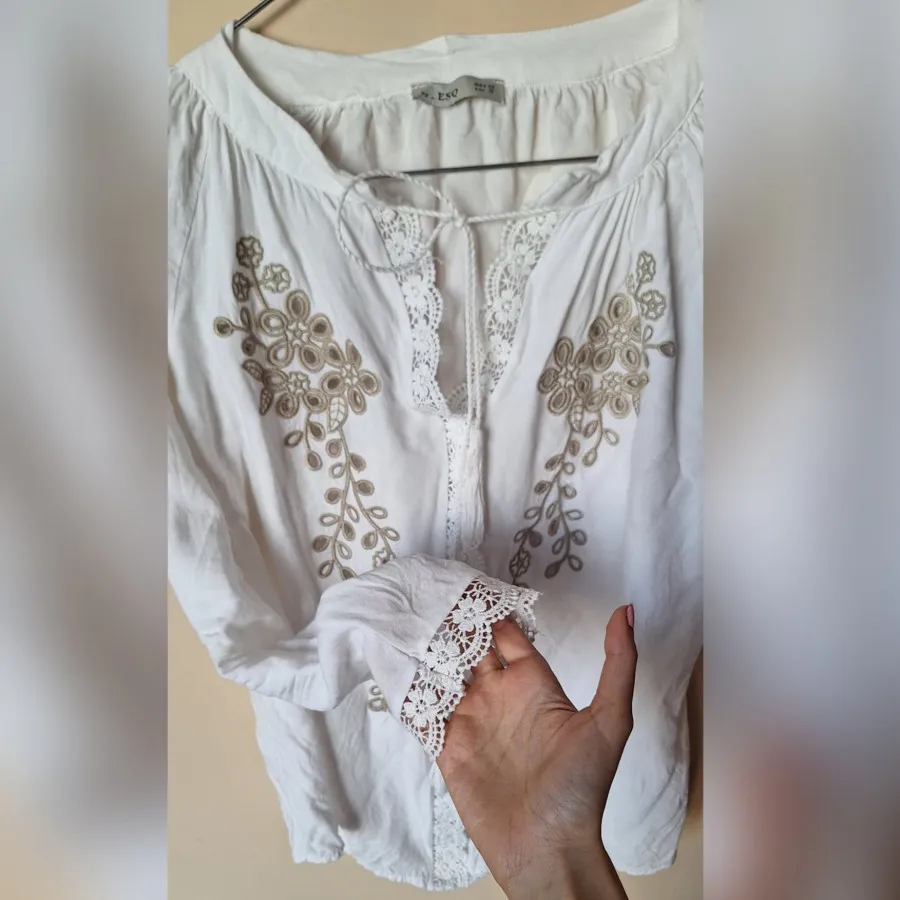 شومیز سفید