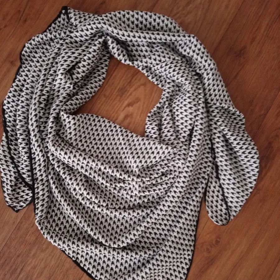 روسری نخی قواره دار