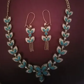 گردنبند و گوشواره