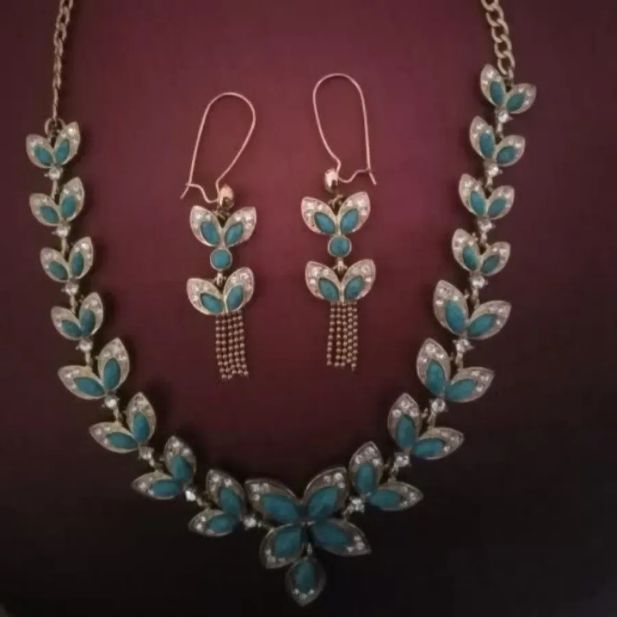 گردنبند و گوشواره