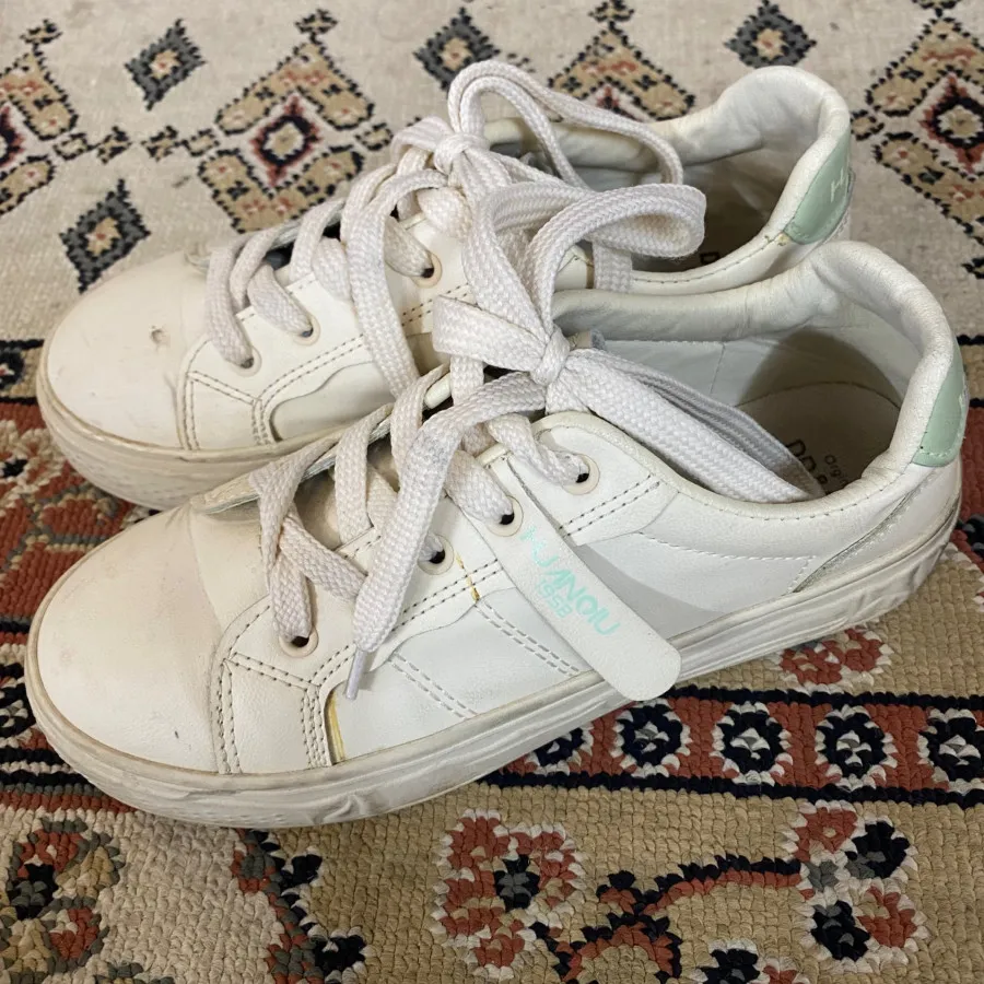 کفش کرمی