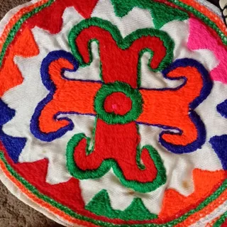 گُلَک و دیوارکوب سنتی
