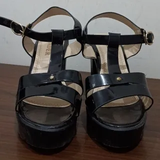 صندل پاشنه دار مشکی