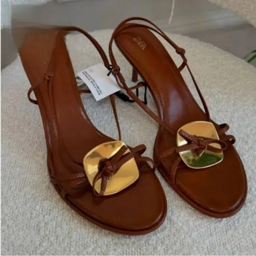 صندل ZARA
