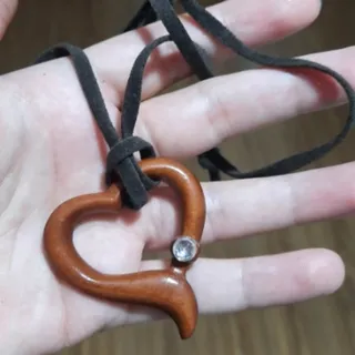 گردنبند چوبی قلب