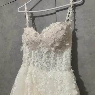 لباس عروس دنباله‌دار
