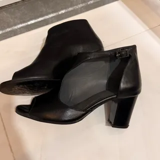 کفش پاشنه دار