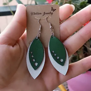 گوشواره برگ چرمی