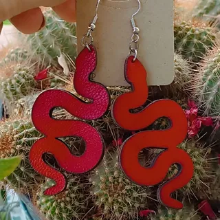 گوشواره مار چرمی