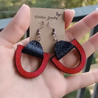 گوشواره چرم