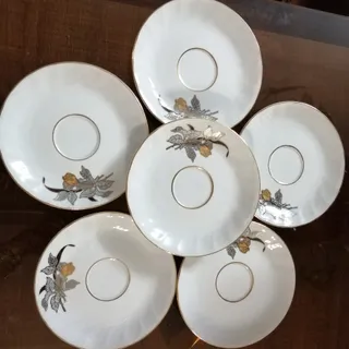 نعلبکی چینی  قدیمی
