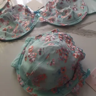 ست شورت و سوتین توری
