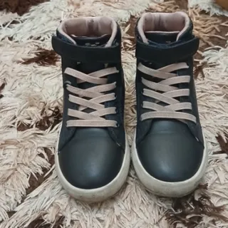 بوت بچگانه خارجی