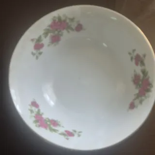 کاسه میوه یا سالاد گلسرخی