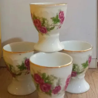 تخم مرغ خوری