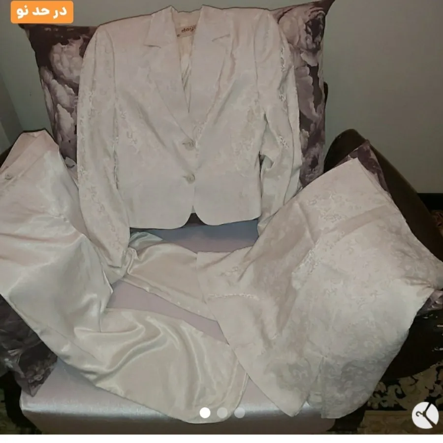 کت ودامن وشلوار