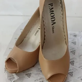 کفش نخودی رنگ جلوباز
