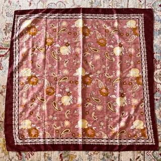 روسری ساتن