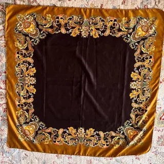 روسری قهوه ای