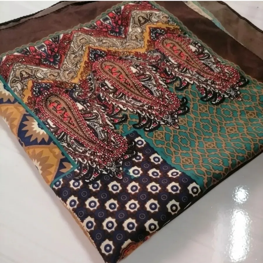 روسری ساتن