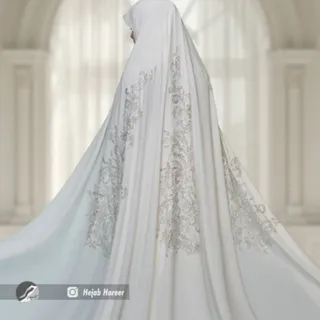 چادر سفید عروس کار شده