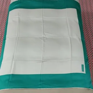 روسری ساتن