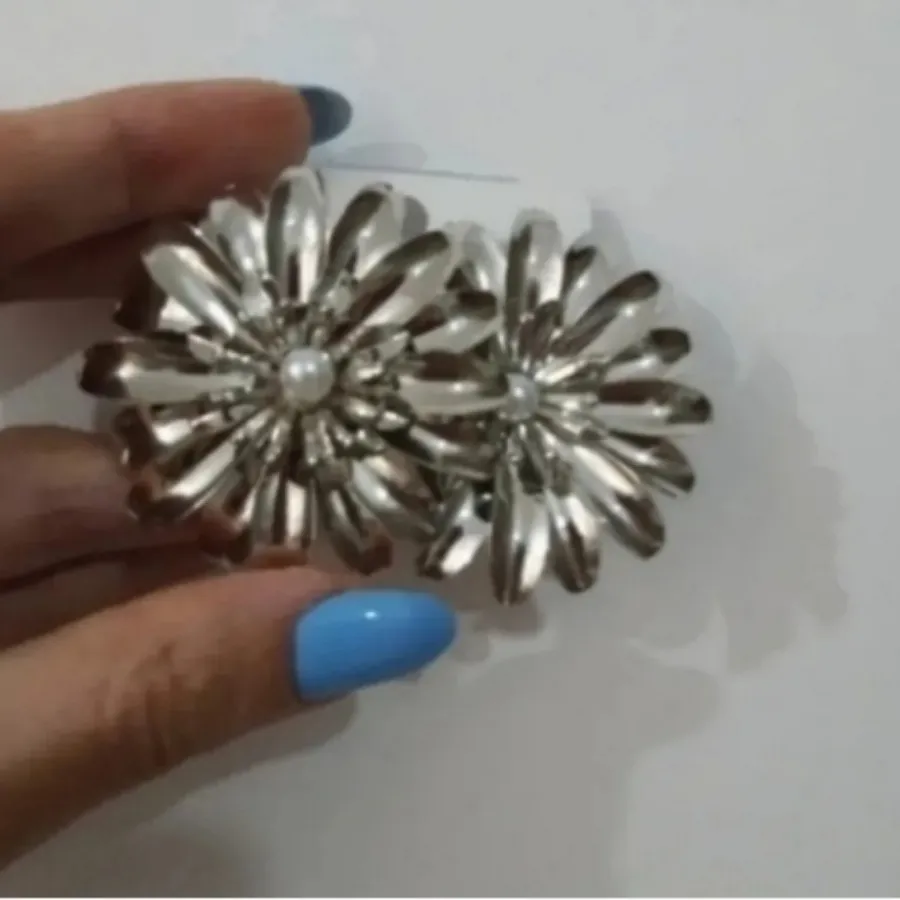 گوشواره میخی