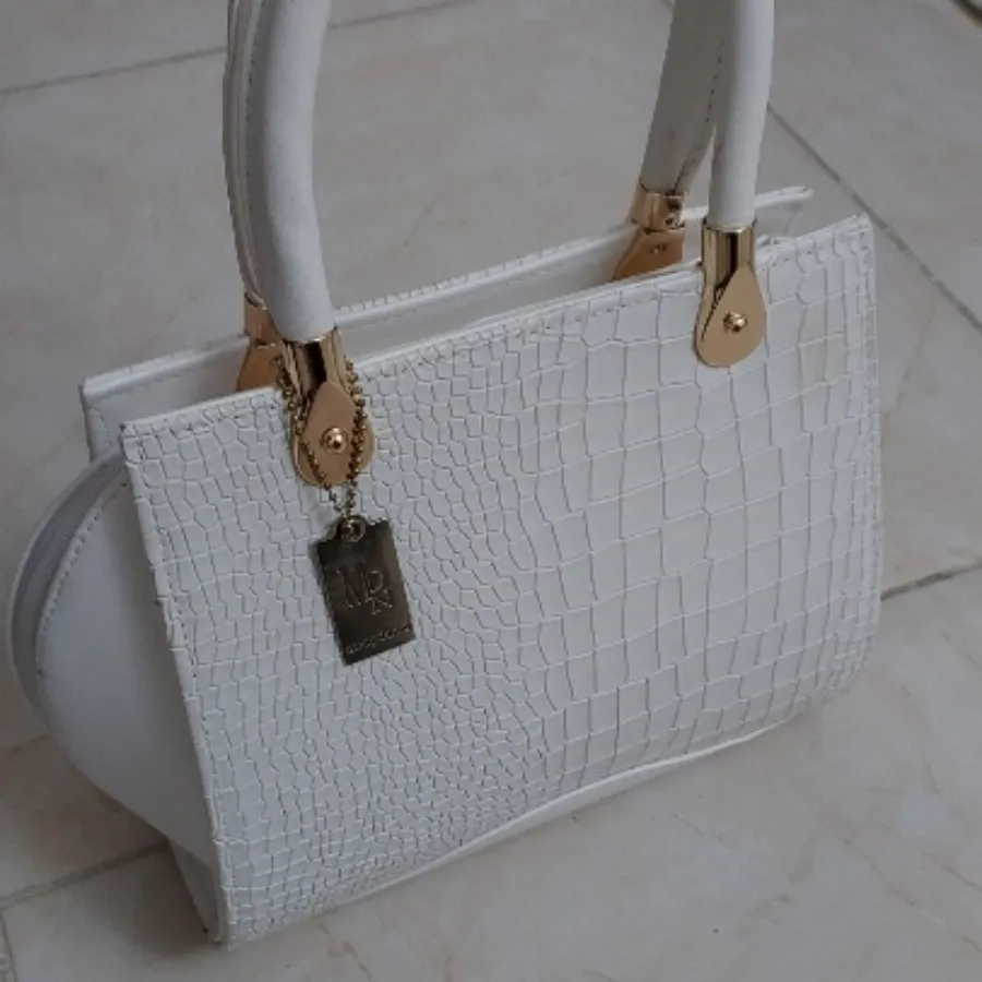 کیف سفید مجلسی کاملا نو