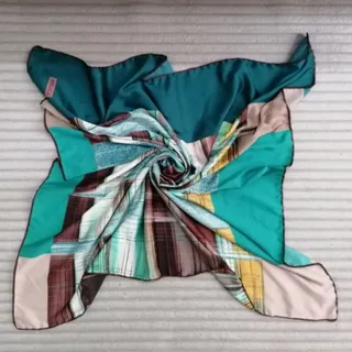 روسری ساتن